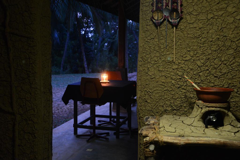 Jungle Beach Hostel Унаватуна Экстерьер фото