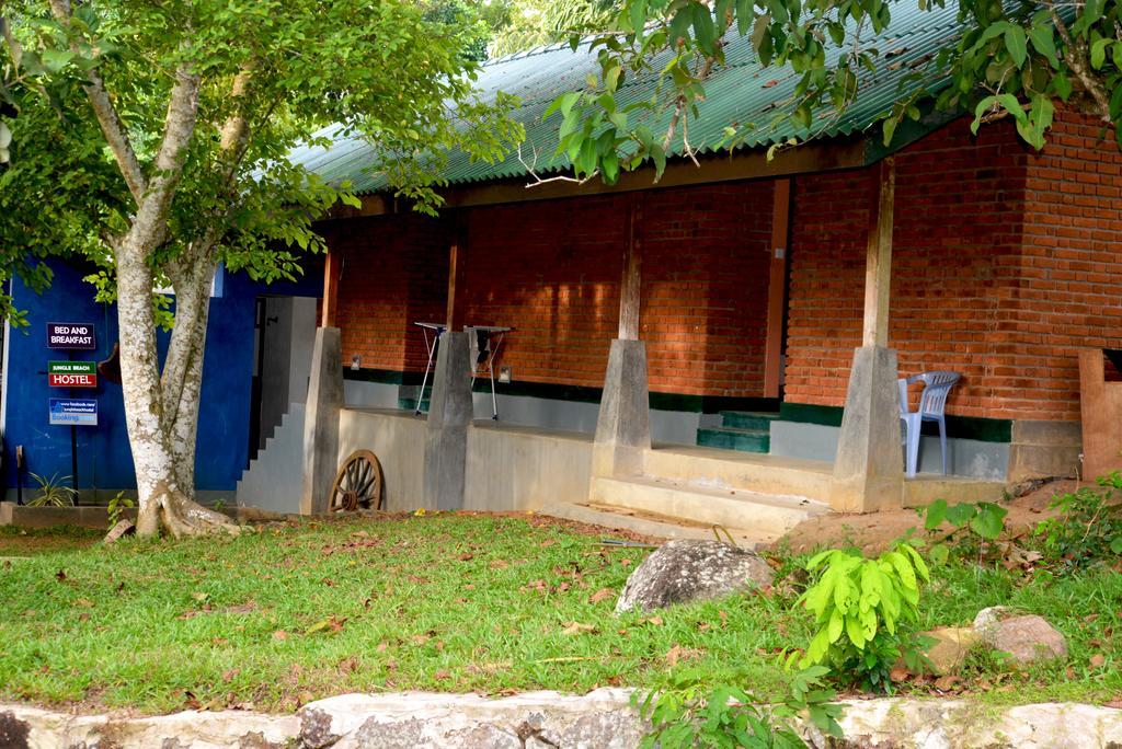 Jungle Beach Hostel Унаватуна Экстерьер фото