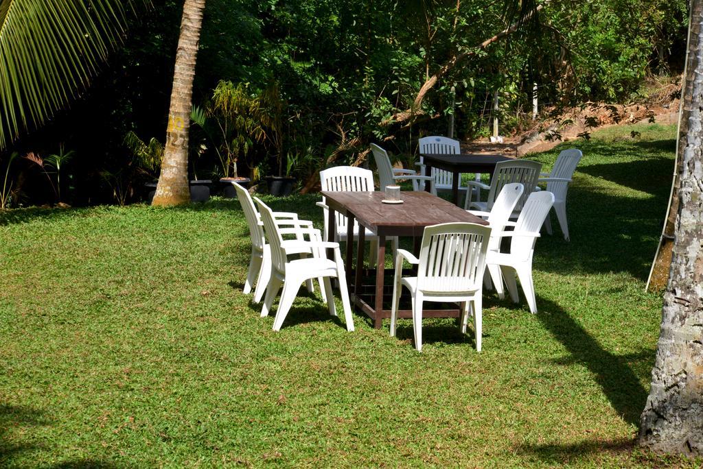 Jungle Beach Hostel Унаватуна Экстерьер фото