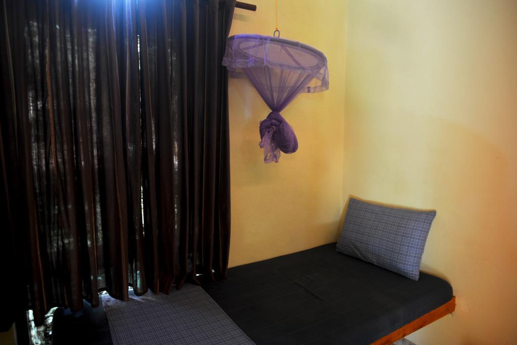 Jungle Beach Hostel Унаватуна Экстерьер фото